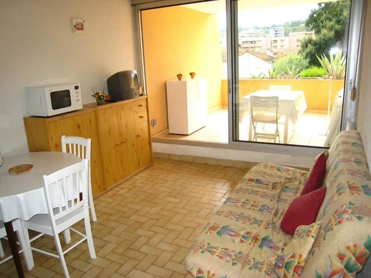 Studio Climatise Avec Coin Nuit Et Terrasse Plein Sud, 10 M², Parking Inclus - Fr-1-100-194 Cavalaire-sur-Mer Apartment